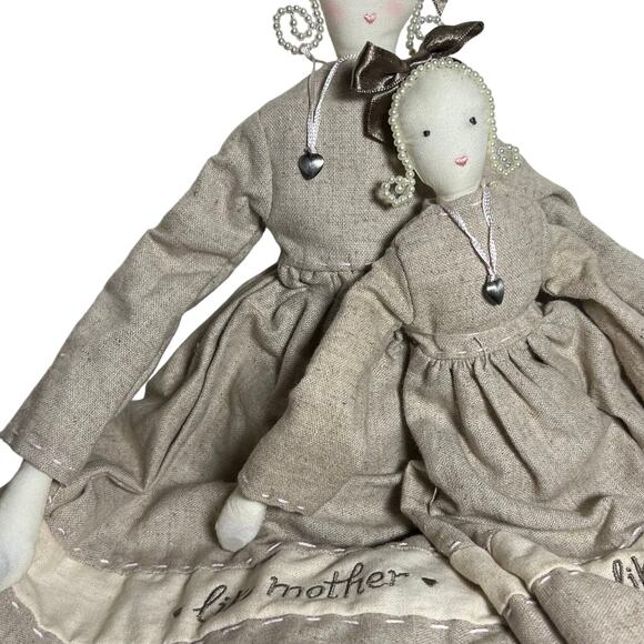 Mother Daughter Doll Set Magnetic Hands New Taupe Dresses - Picture 3 of 11